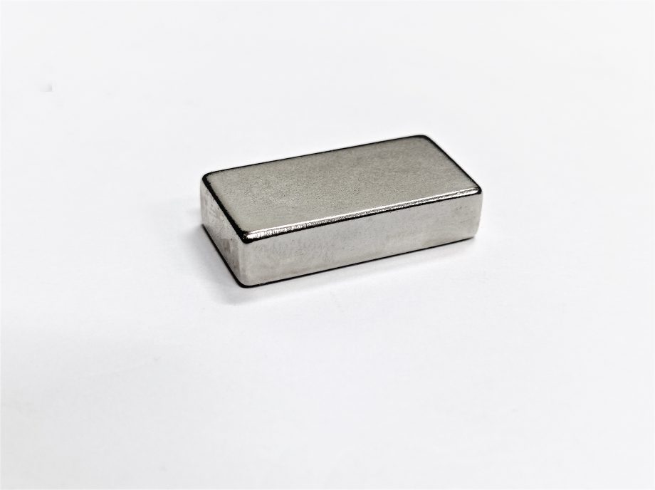 R/E BLOCK 25 x 12.5 x 6   N42