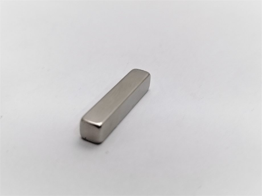 R/E BLOCK 25 x 5 x 5 N42 GRADE