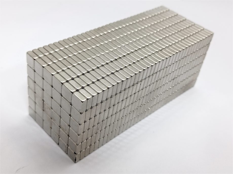 R/E BLOCK 7 x 7 x 3  N42 GRADE