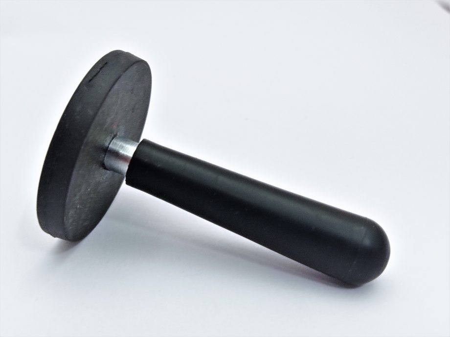 RUBBER BASE POST D43 x 12 x M4