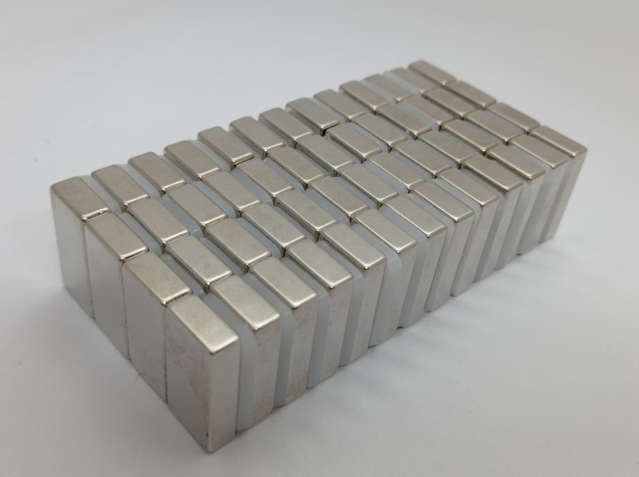 R/E BLOCK 25 x 12.5 x 6   N42